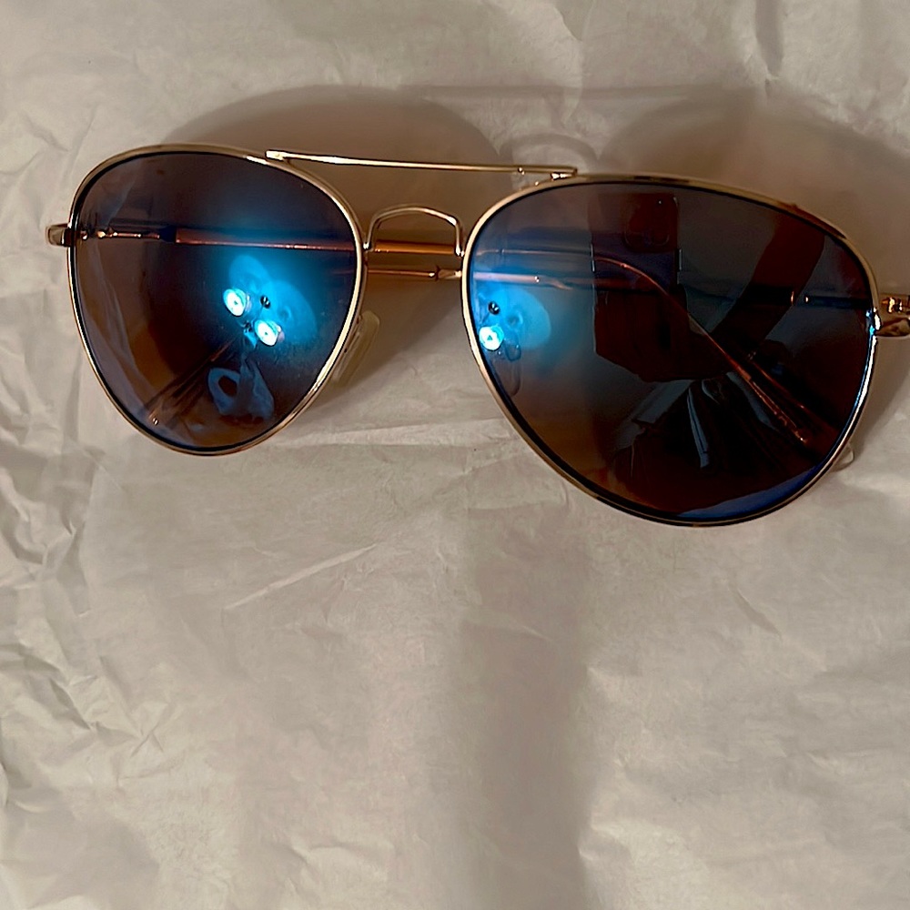 Used like new Marc New York aviator style sunglasses